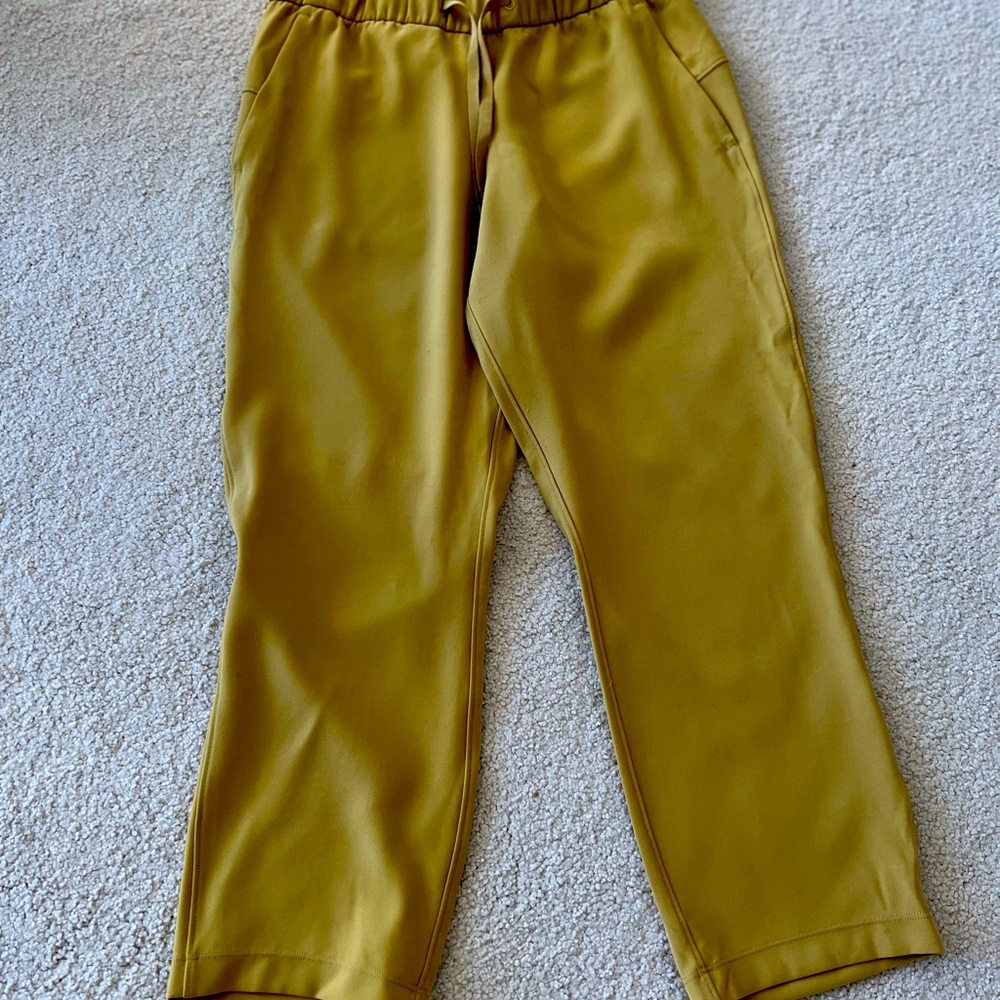 Lululemon On The Fly Cropped Pants